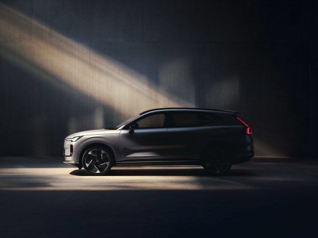 volvo xc70 tālās distances plug-in hibrīds